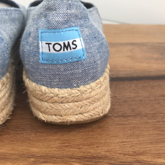 NWOT Toms Open Toe Alpargata Chambray Espadrille. - Picture 16 of 17